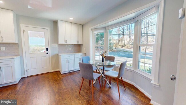 Foto del edificio - 4707 Holborn Ave