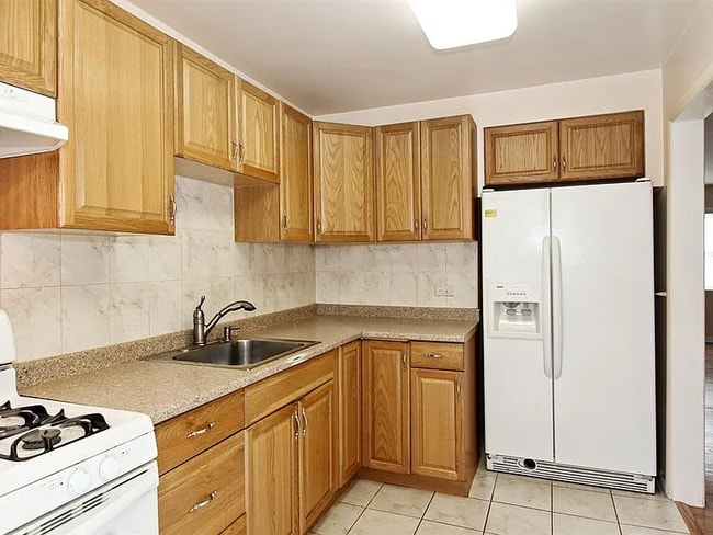 Foto del edificio - 2450 W Berwyn Ave