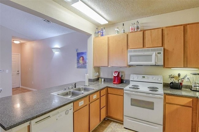 Foto del edificio - 2200 Classen Blvd