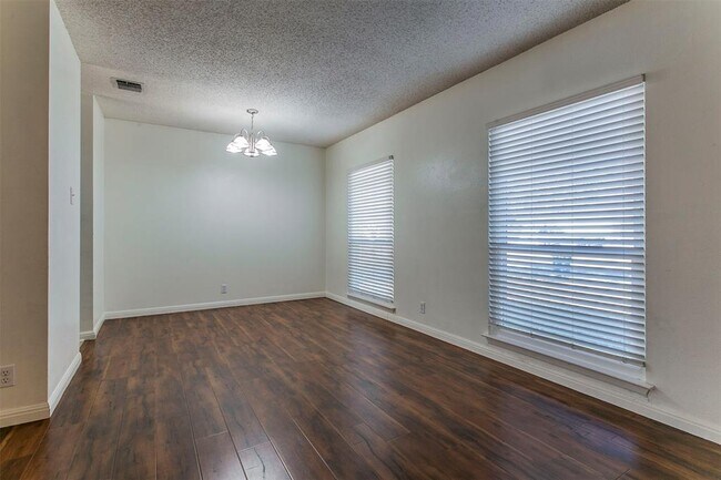 Foto del edificio - 7134 Spring Point St