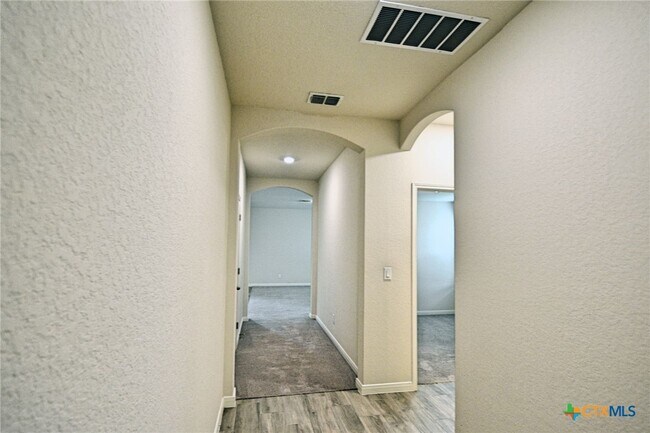 Foto del edificio - 528 Willow Valley St