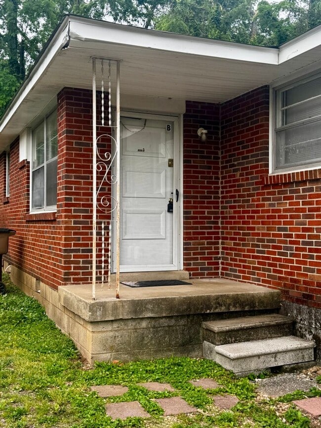 Building Photo - 916 Virginia Ave
