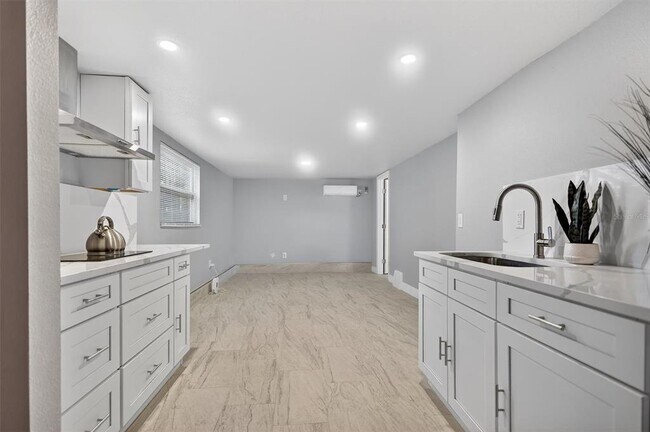 Building Photo - 917 1/2 MACK Ave