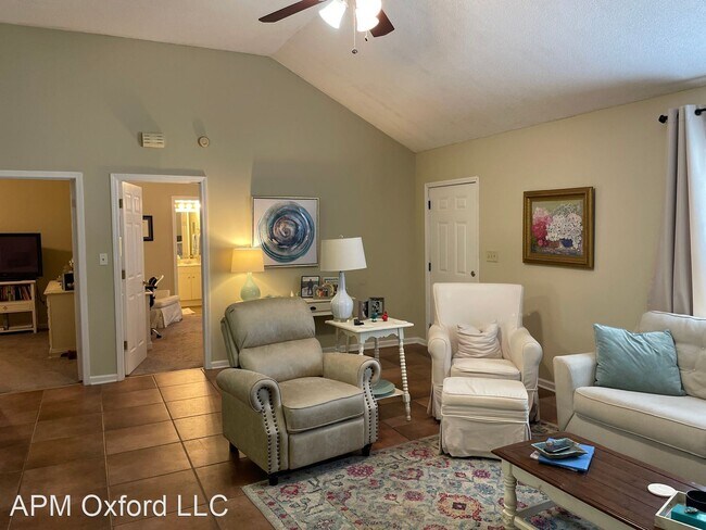 Building Photo - 2 br, 2 bath House - 1012 Van Dorn Street