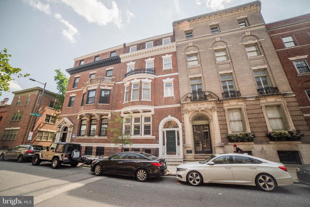 Primary Photo - 2126 Locust St
