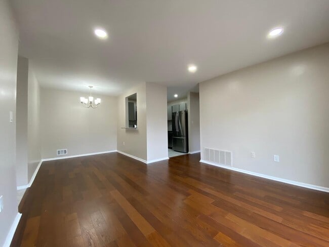 Building Photo - 94 Quince Ct