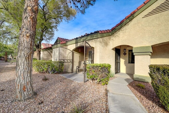 Building Photo - 7885 W Flamingo Rd