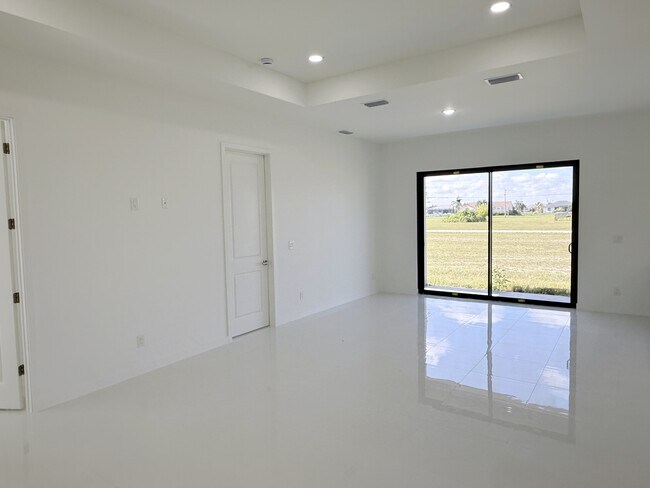 Foto del edificio - 4238 NW 34th St