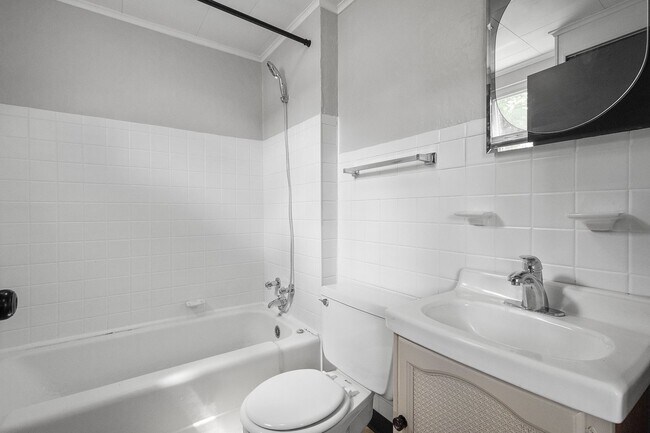 Building Photo - MOVE IN SPECIAL! SCORE HALF OFF 1ST MONTH'...