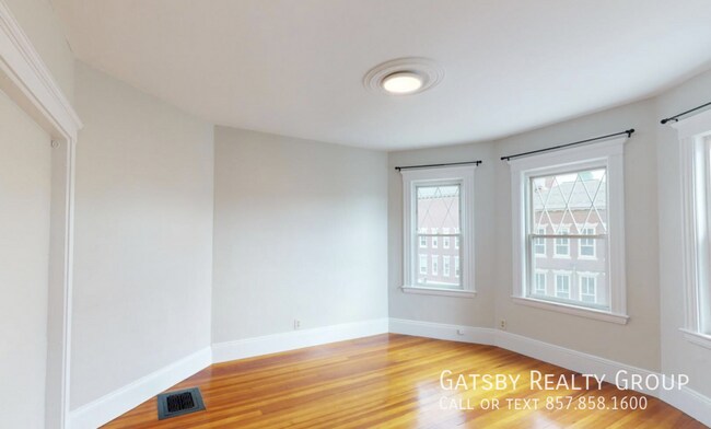 Building Photo - 30 Roseclair St