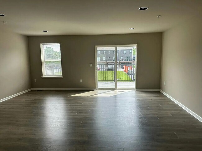 Building Photo - 115 High Pointe Dr