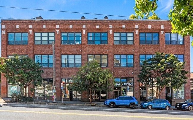 Foto del edificio - 417 E Pine St