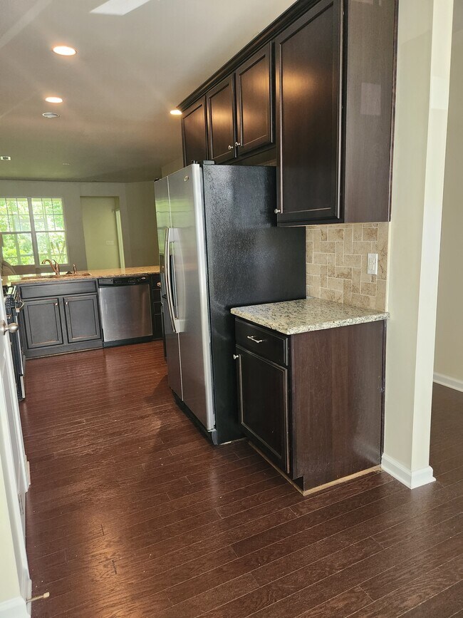 Foto del edificio - 7224 Terregles Dr