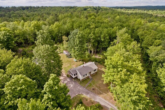 Building Photo - 407 Barnes Rd