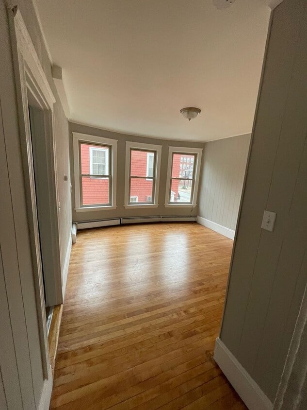 Primary Photo - 135 Lafayette Square