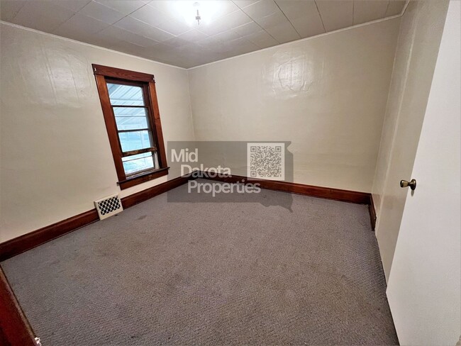Foto del edificio - 908 E 3rd- 2 bed