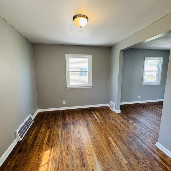 Building Photo - 15914 Delrey Ave