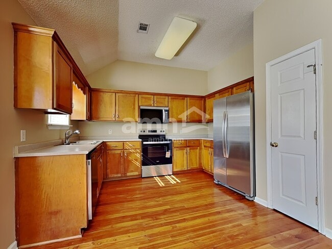 Building Photo - 64 Lancaster Way