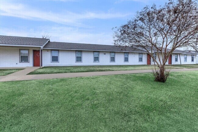 Building Photo - 2130 N. Hearne-#2130
