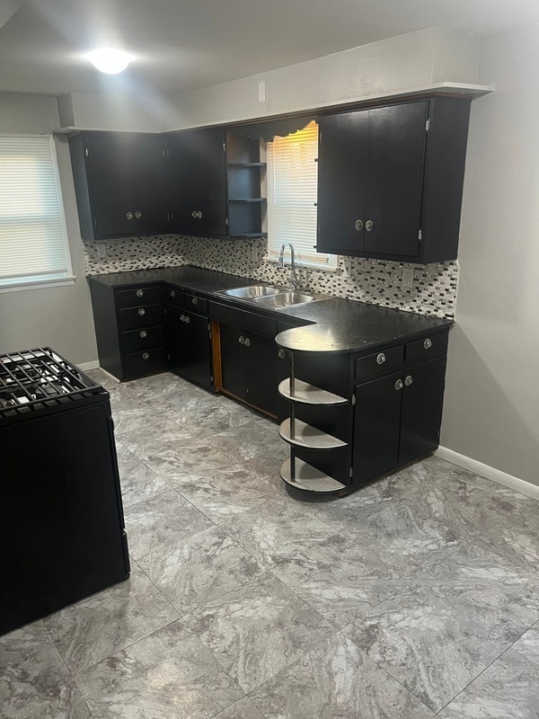 Building Photo - 2235 Ridgelawn Ave