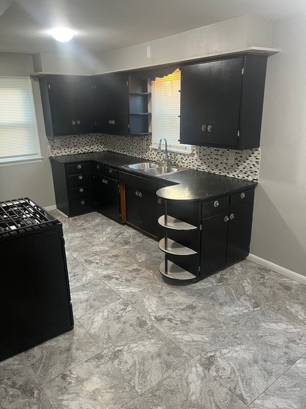 Foto del edificio - 2235 Ridgelawn Ave