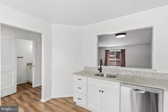 Foto del edificio - 6096 Majors Ln