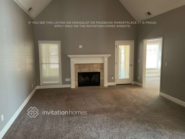 Building Photo - 1085 Chippewa Oak Dr NE