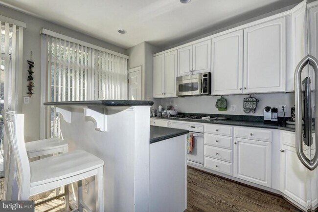 Foto del edificio - 2225 N Oak Ct