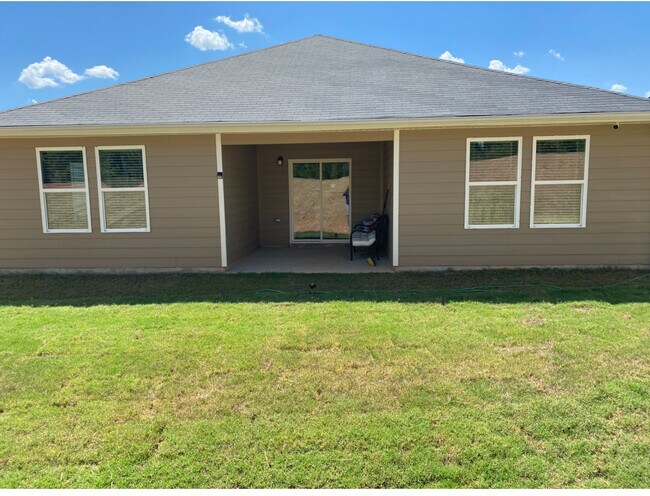 Foto del edificio - 300 Laurel Springs Dr