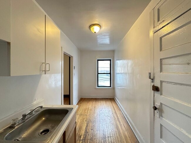 Building Photo - 3306 W Schubert Ave