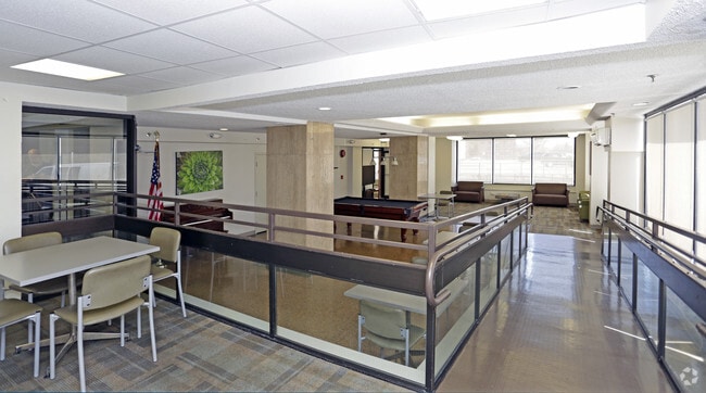 Building Photo - Heritage House Senior Apartments 62+