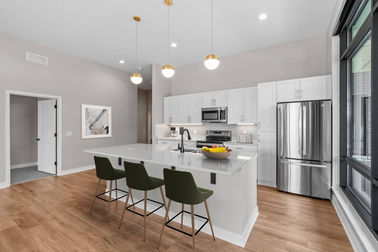 Primary Photo - Expo