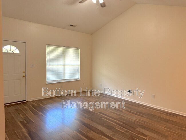 Foto del edificio - 718 Cody Ct