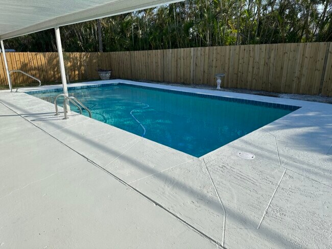 Foto del edificio - 155 Englewood Heights Rd