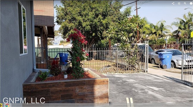 Foto del edificio - 5877 Inskeep Ave