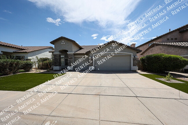 Building Photo - 2211 W Olive Way