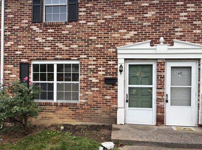 Building Photo - 160 Ashford Dr