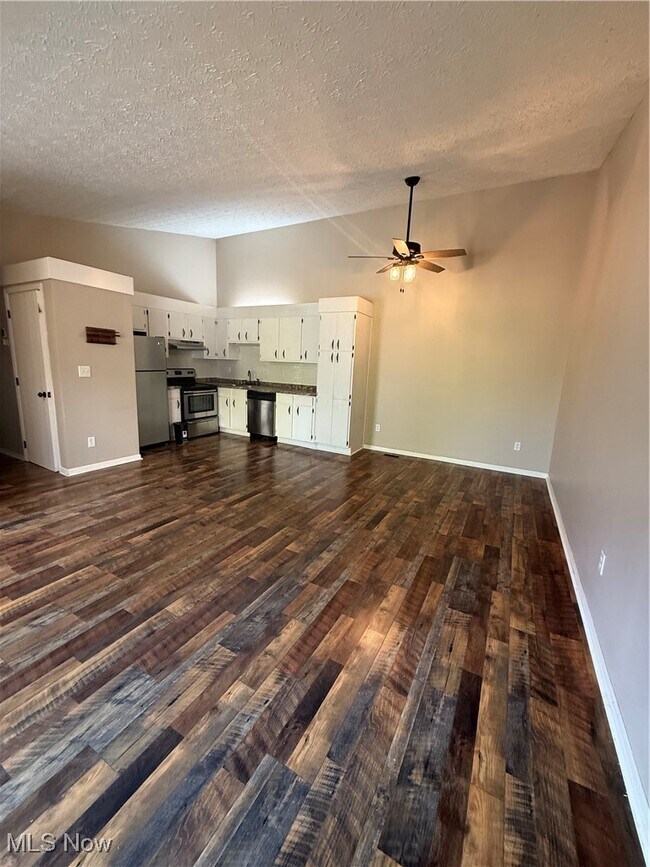 Foto del edificio - 3542 Chesapeake Dr