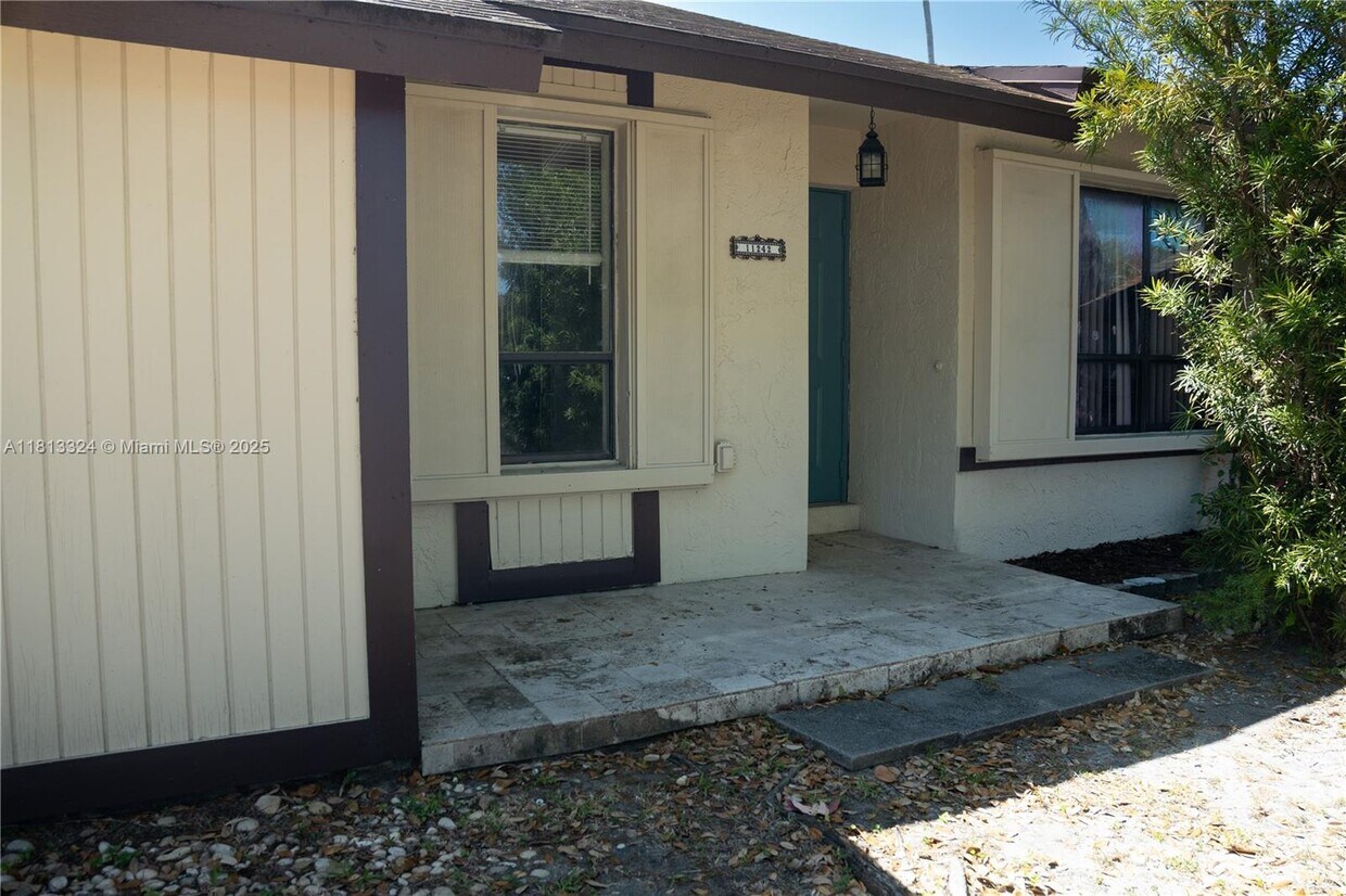 Primary Photo - 11242 SW 116th Ln