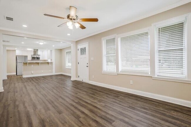 Foto del edificio - 1961 S Columbia Pl