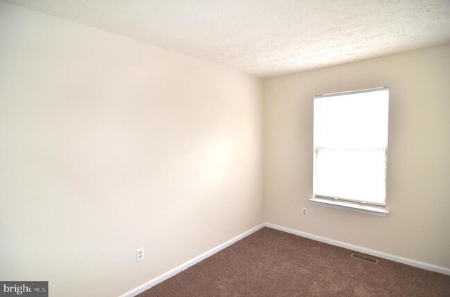 Foto del edificio - 4 Chinaberry Ln