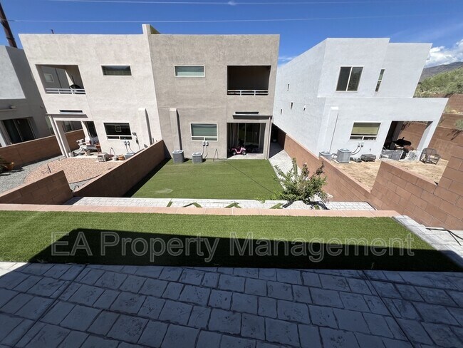 Foto del edificio - 12036 Monachos Rd SE