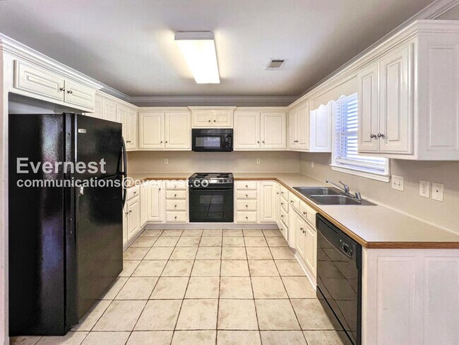 Building Photo - 93 Rosebud Cir