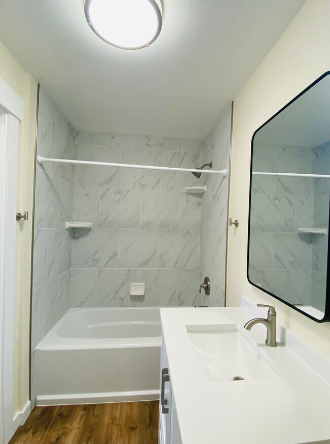 3143 Lakeshore Blvd Unit A, Lakeport, CA 95453 Apartments in Lakeport