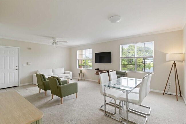 Building Photo - 1050 Villagio Cir