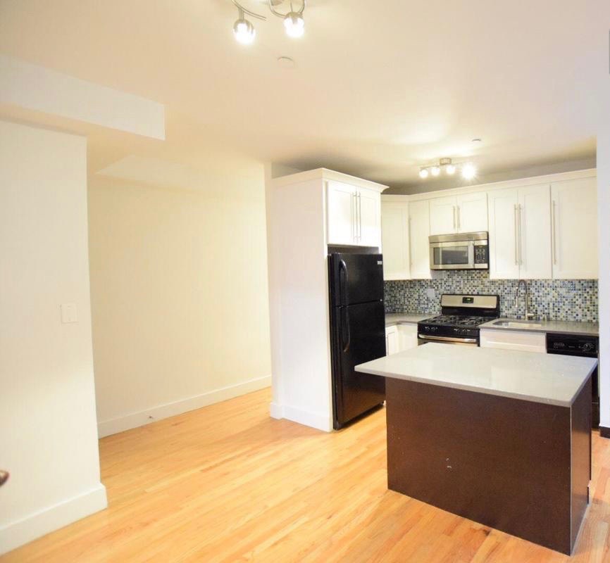 Primary Photo - 564 Lafayette Ave