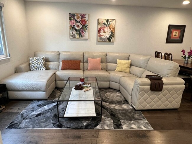 Building Photo - 870 Fremont St