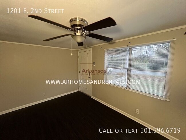 Foto del edificio - 1201 E 2nd St