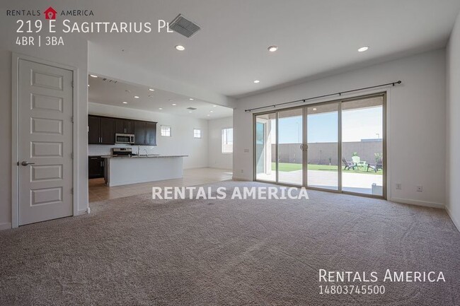 Building Photo - Brand new 4/bed 3/bath w/ attached Casita!!