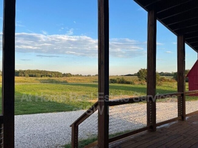 Foto del edificio - 4727 S Farm Rd 243